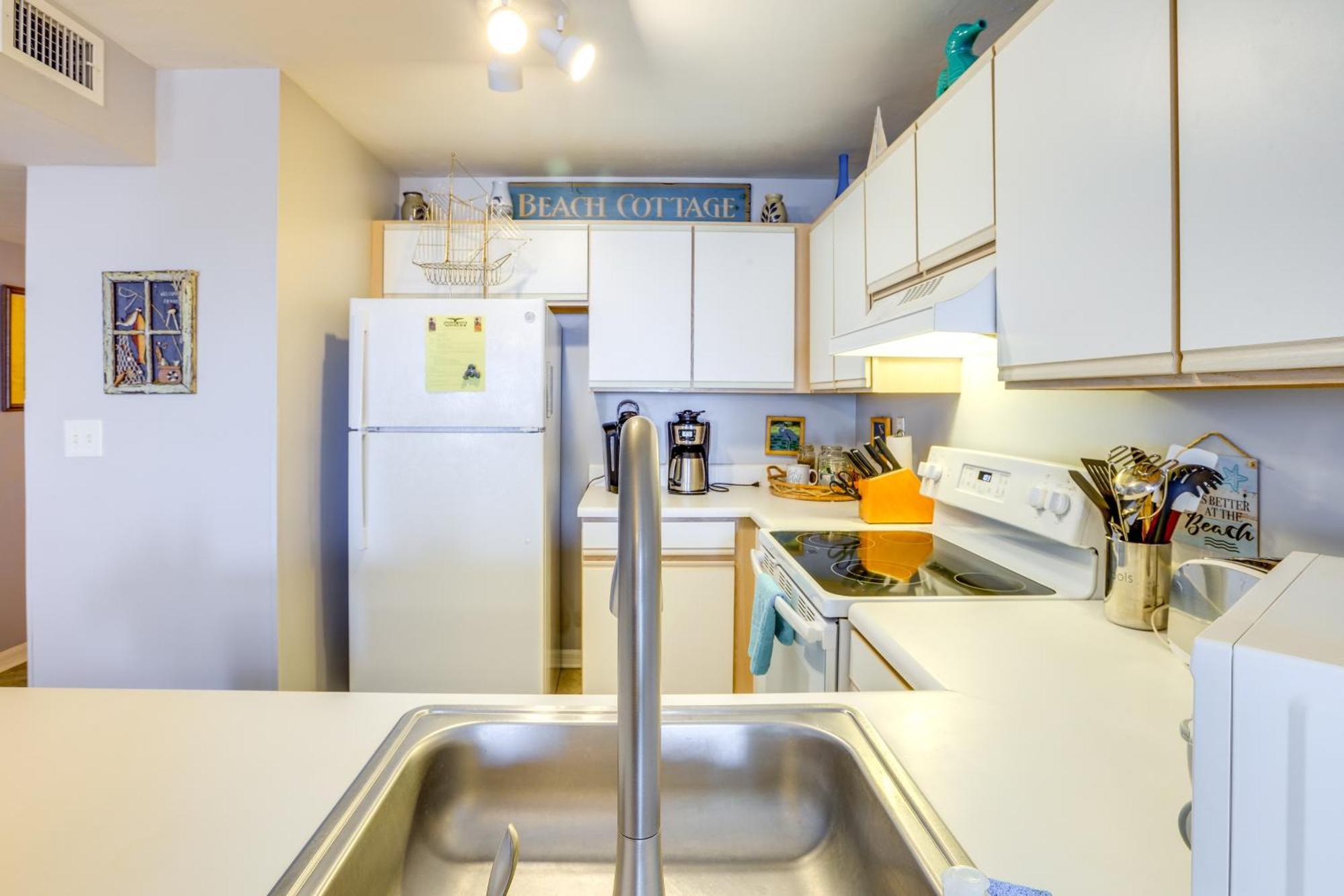 Beachfront Cedar Key Retreat With Pool Access! Bagian luar foto